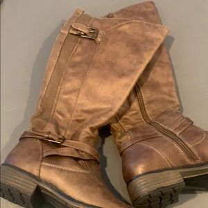BareTraps NWOT Boots Brown 6M